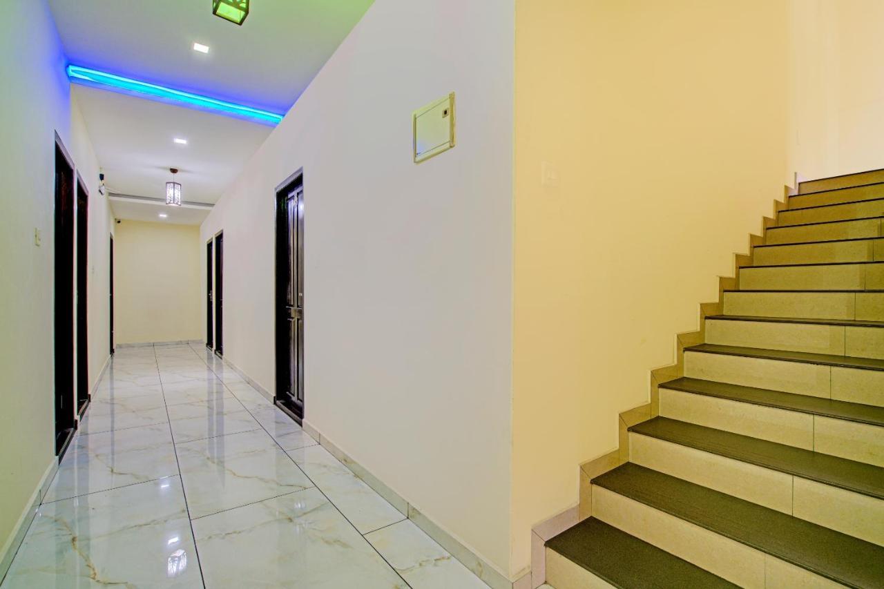 Oyo Flagship 77876 Amigo Suites Коччи Экстерьер фото